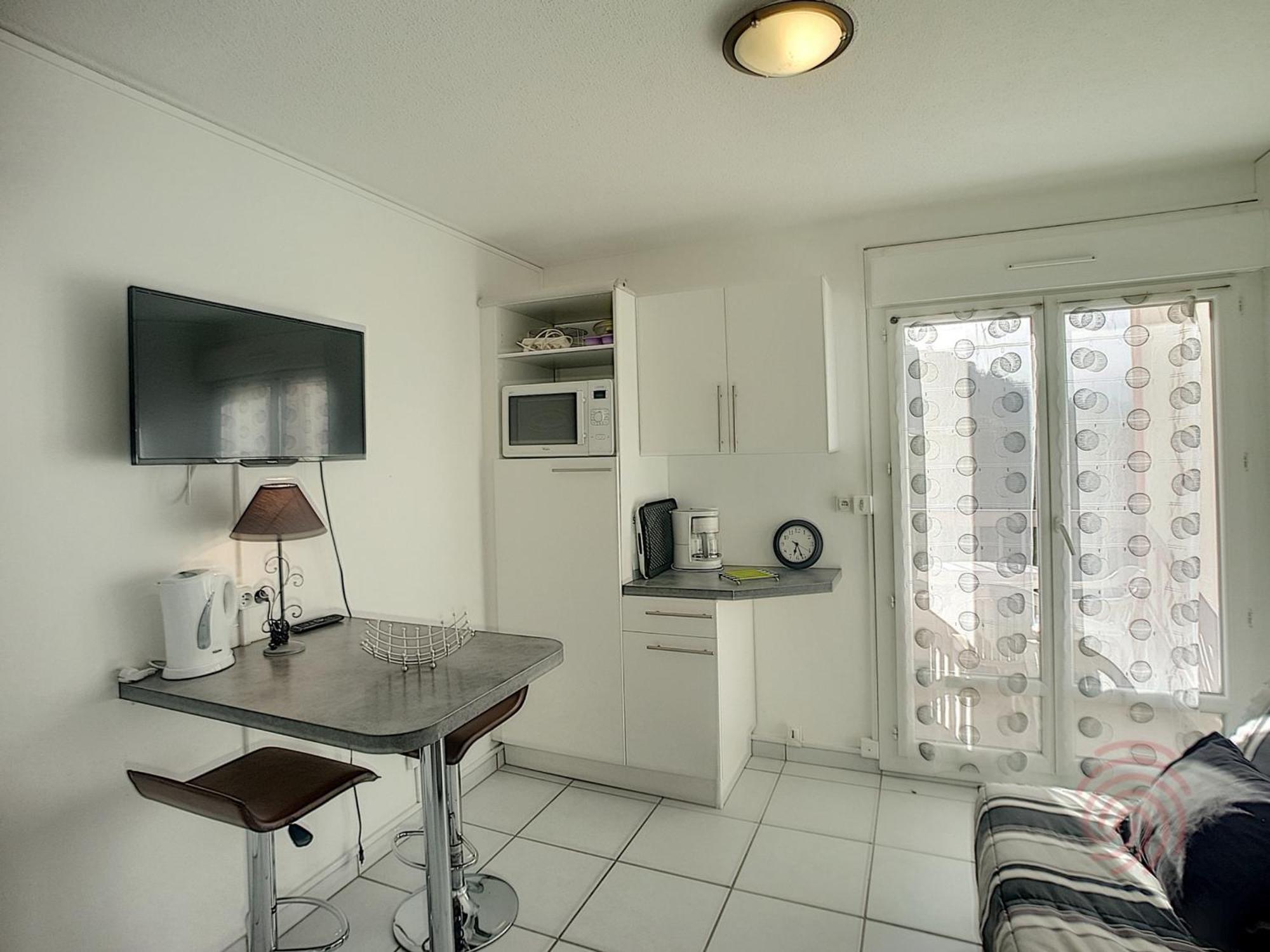 Studio Renove Avec Balcon, Animaux Acceptes, Wifi, A 650M Des Thermes - Fr-1-451-92 Lamalou-les-Bains Ngoại thất bức ảnh